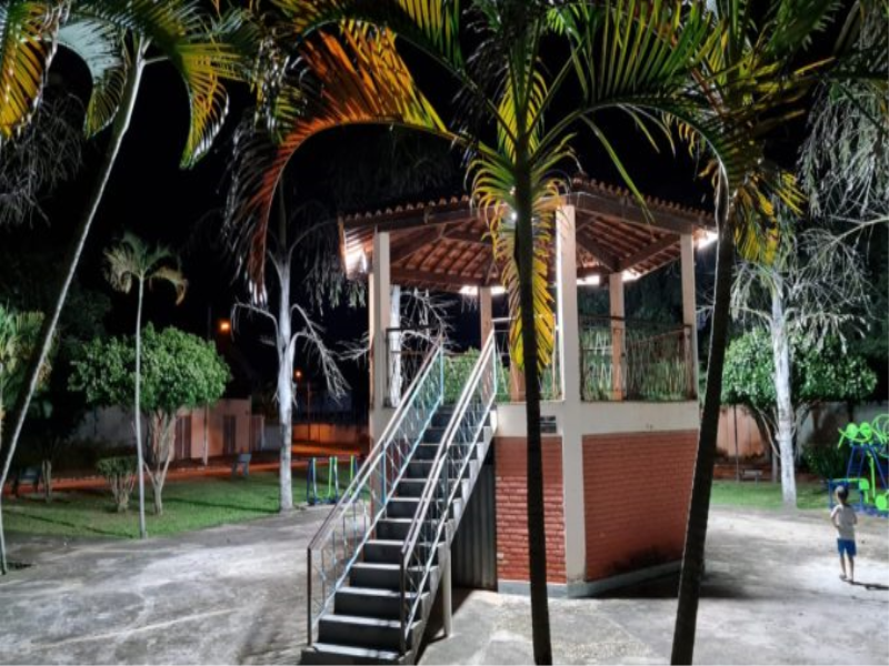 Praça Iluminada.